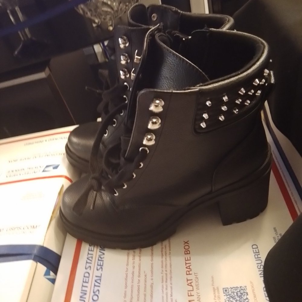 NO BOUNDERIES SIZE9 PLATFORM BOOT